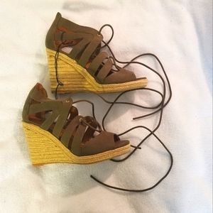 H&M NWT olive green wedge shoes